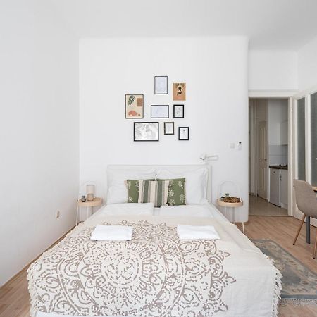 Gleaming Wise Studio Apartman Budapest Kültér fotó